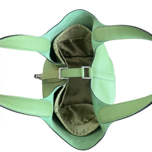 HERMES Taurillon Maurice Picotin Lock 18 PM Vert Criquet Green NEW 2021 - Picture 12 of 13